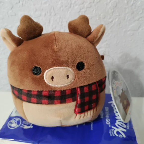 Squishmallow Ruby - Picture 4 of 4